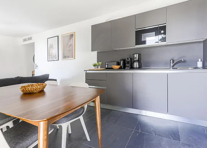 Prestige View By Interhome アパート エズ